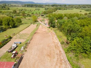 Investičná príležitosť: 2 rodinné domy s obrovským pozemkom (2734 m²) — foto 3