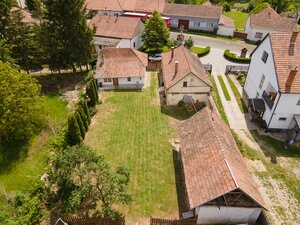 Investičná príležitosť: 2 rodinné domy s obrovským pozemkom (2734 m²) — foto 4