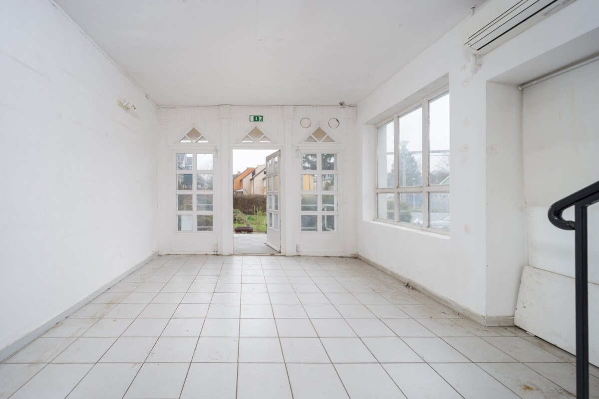 3 podlažiach s nákladným výťahom, centrum Rétság — foto 9