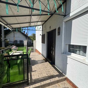 Priestranný 2-podlažný RD s investičným potenciálom a letnou kuchyňou — foto 12