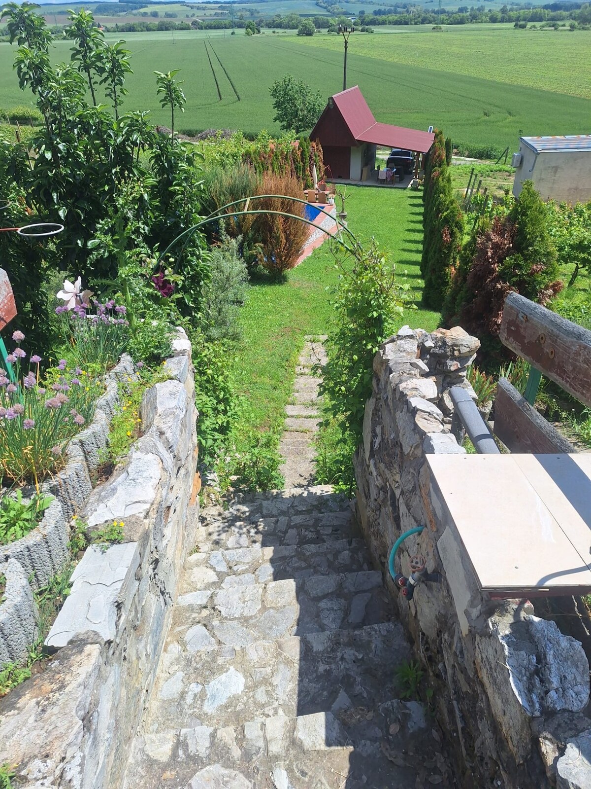 Uniknite z mesta do ticha s  bazénom garážou, mobilným domom. — foto 17