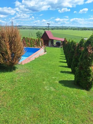 Uniknite z mesta do ticha s  bazénom garážou, mobilným domom. — foto 2
