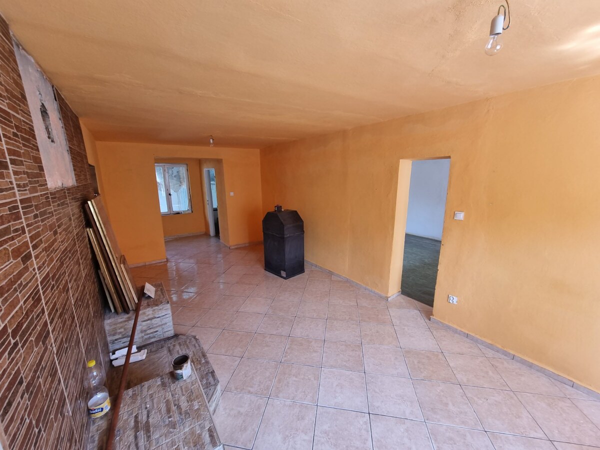 Dvojgeneračný rodinný dom s obrovským potenciálom v Šahách — foto 11