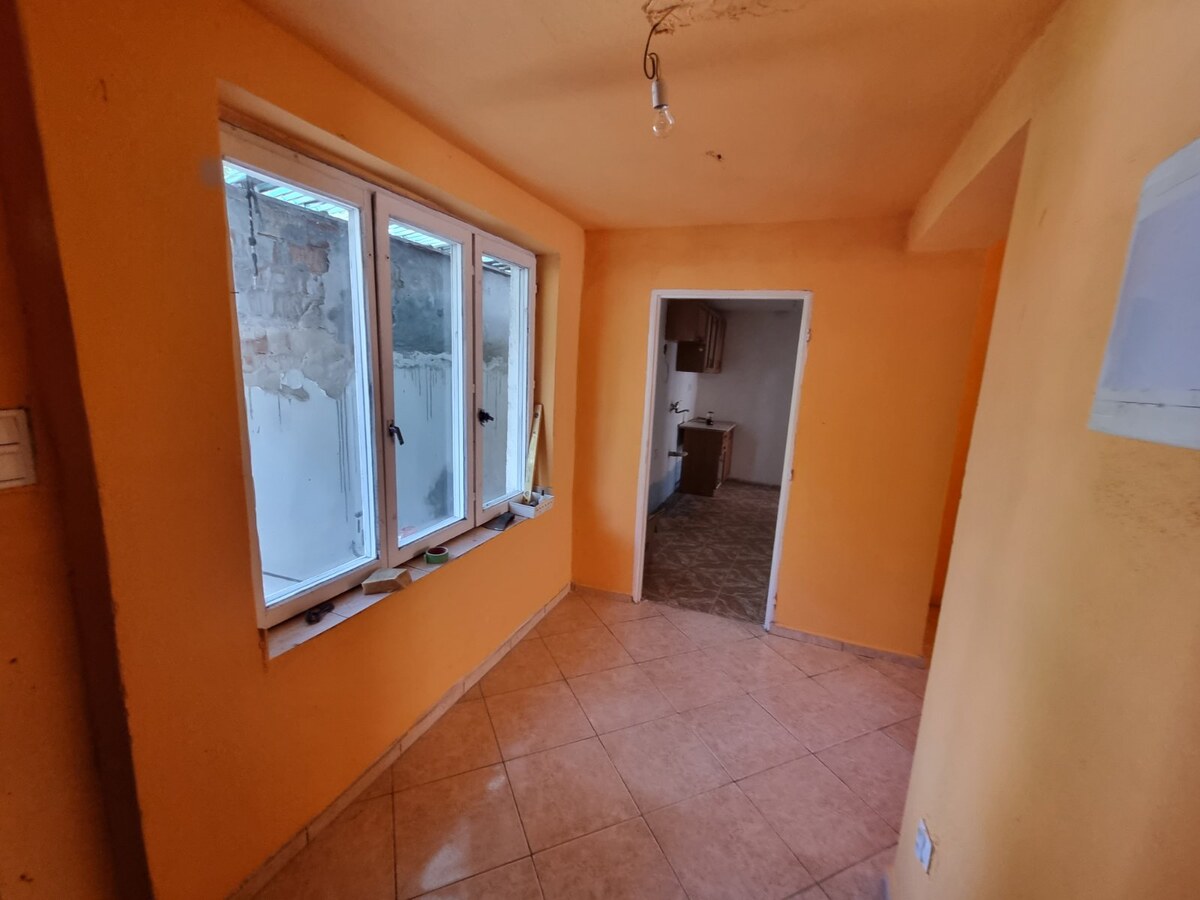 Dvojgeneračný rodinný dom s obrovským potenciálom v Šahách — foto 13