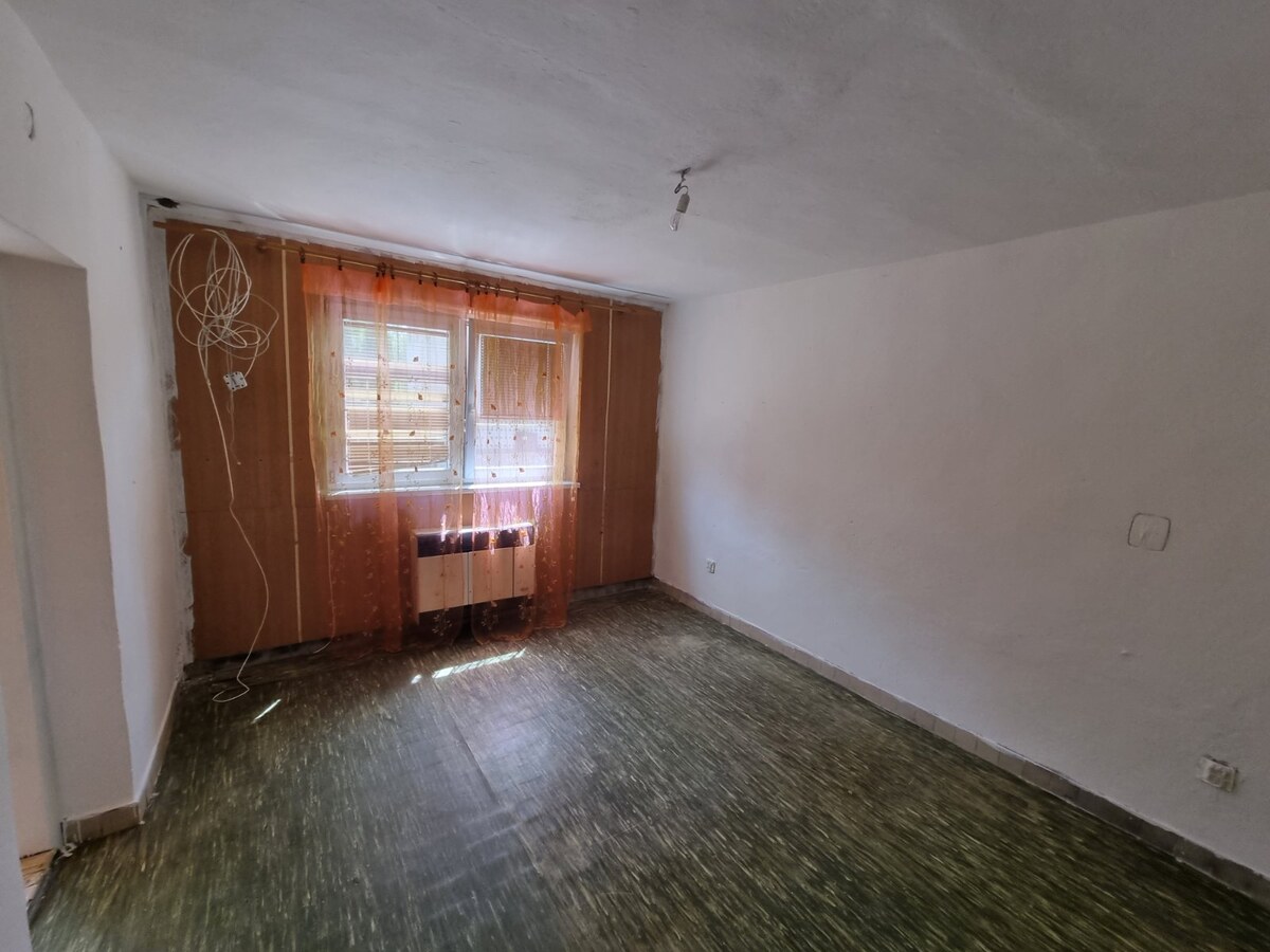 Dvojgeneračný rodinný dom s obrovským potenciálom v Šahách — foto 16