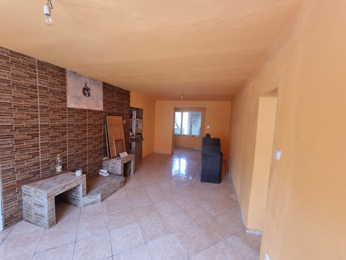 Dvojgeneračný rodinný dom s obrovským potenciálom v Šahách — foto 20