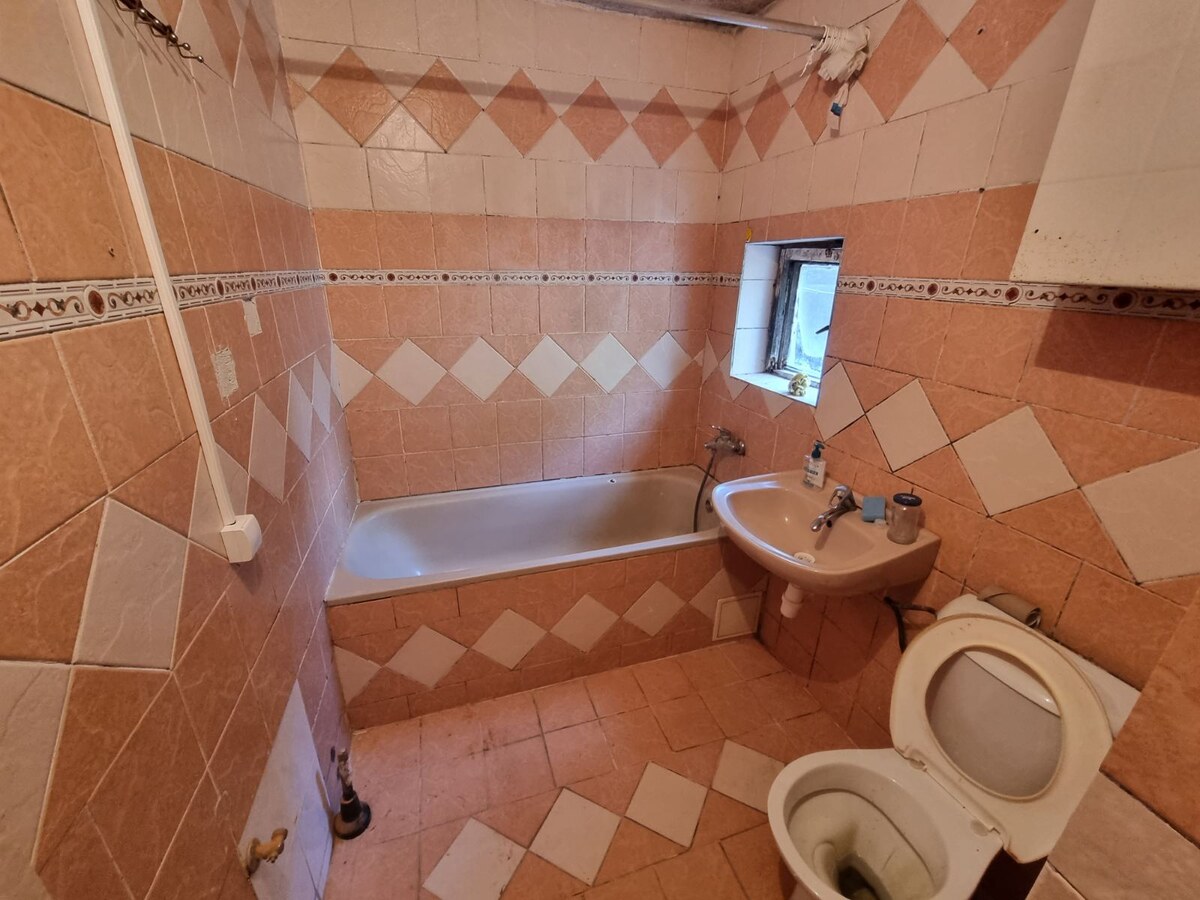 Dvojgeneračný rodinný dom s obrovským potenciálom v Šahách — foto 5