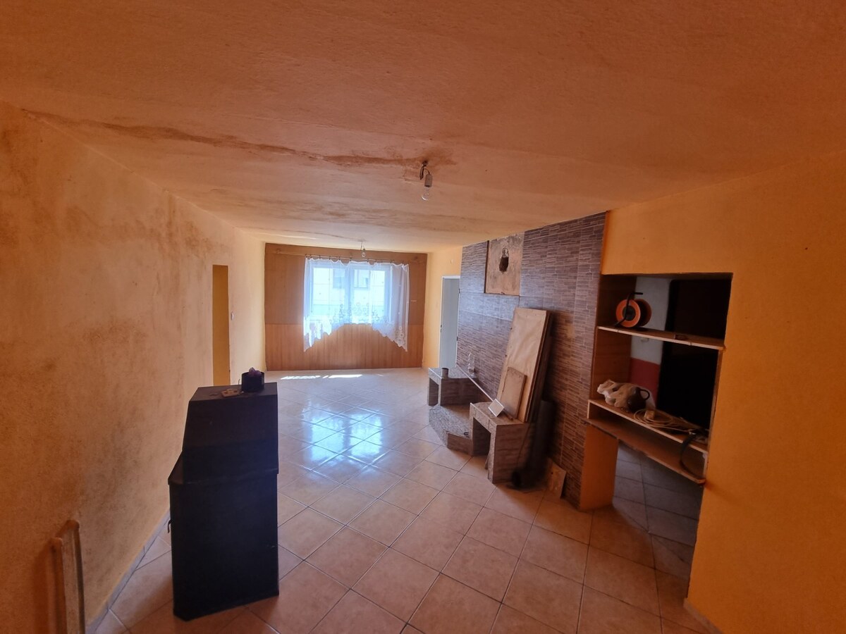 Dvojgeneračný rodinný dom s obrovským potenciálom v Šahách — foto 9