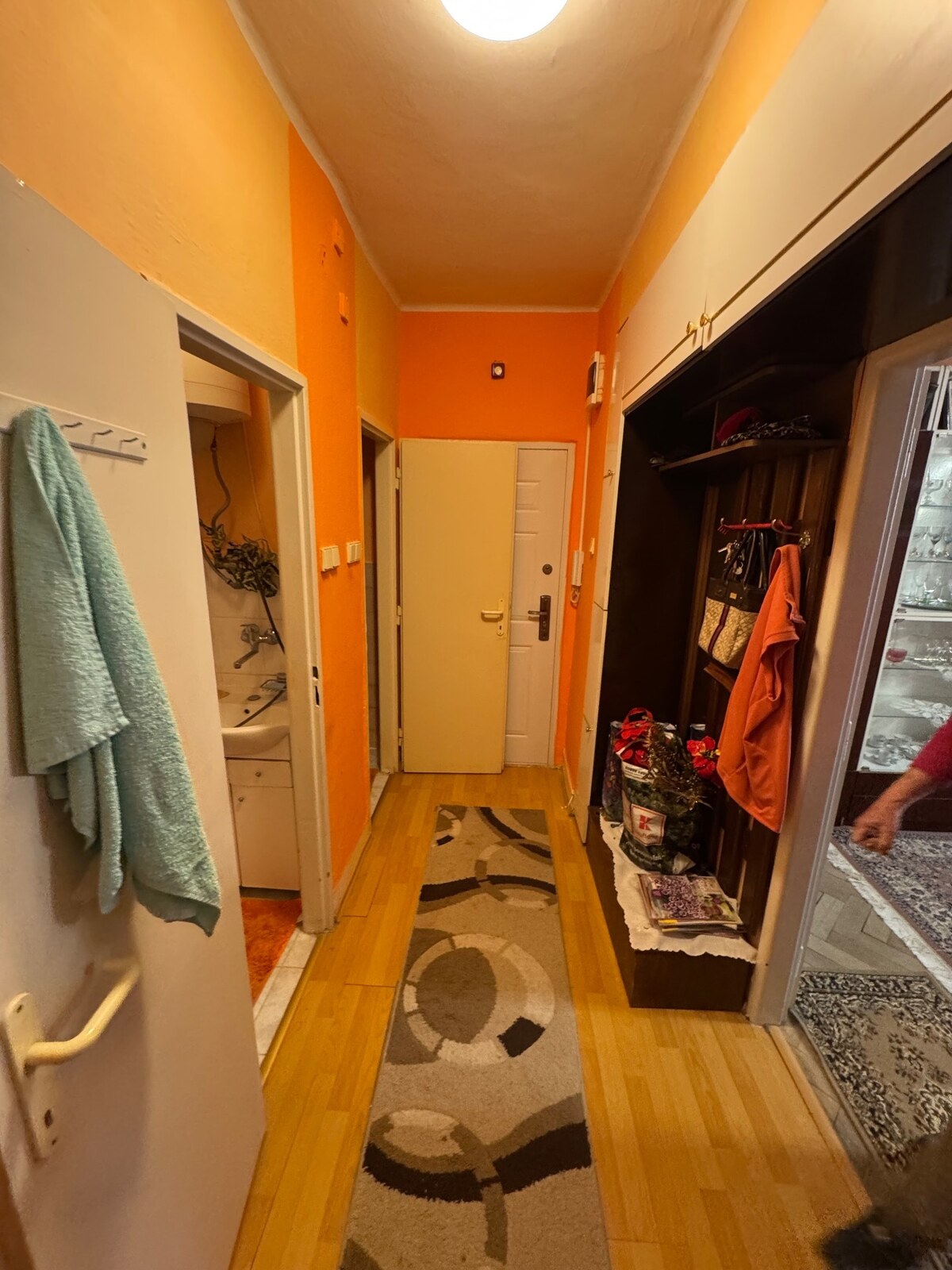 Na predaj 3 izbový byt na prízemí v centre mesta Šahy. — foto 10
