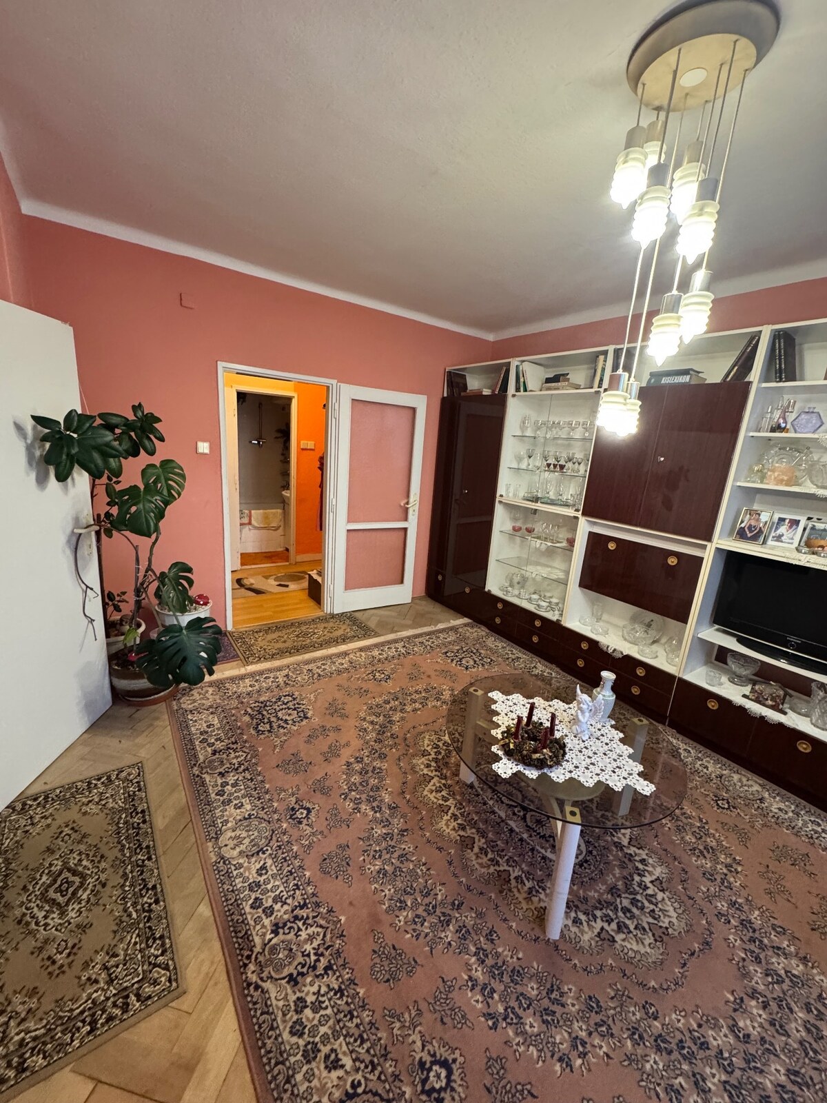 Na predaj 3 izbový byt na prízemí v centre mesta Šahy. — foto 12