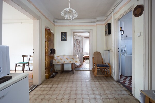 Pevný tehlový dom (77 m²) na rozľahlom pozemku (1672 m²) – Ipolyvece,