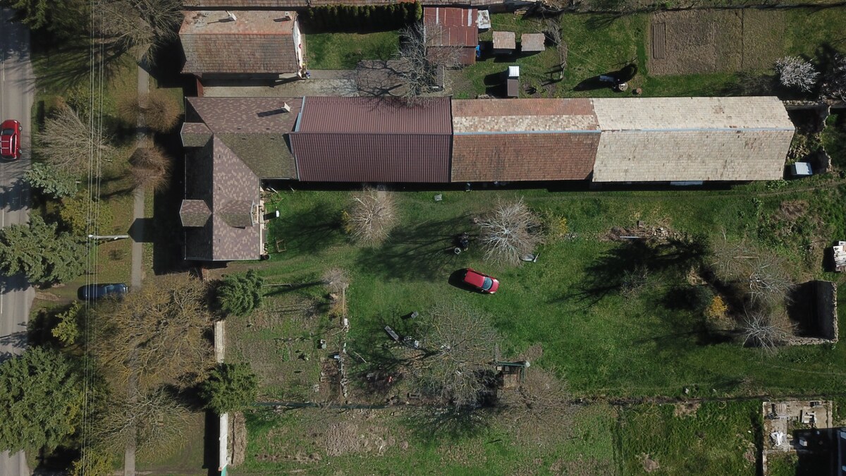 Na predaj starší sedliacky R. dom  s obrovským pozemkom  2924m2 — foto 13