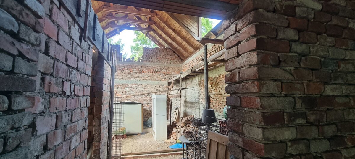 Na predaj starší sedliacky R. dom  s obrovským pozemkom  2924m2 — foto 7