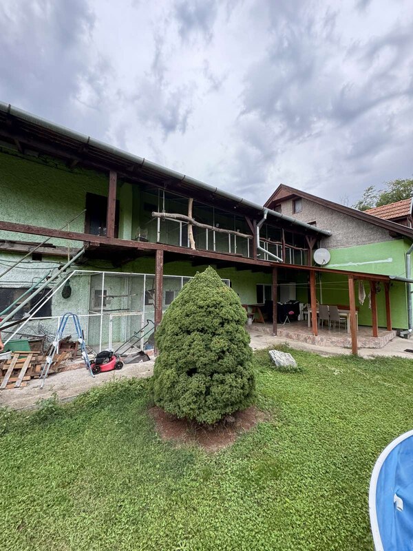 Znížená cena Na predaj: Rodinný dom – Šahy, okraj prírody