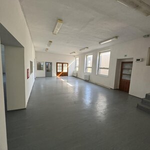Podnikateľský sen v Šahách: Priestor s plochou 600 m² — foto 17