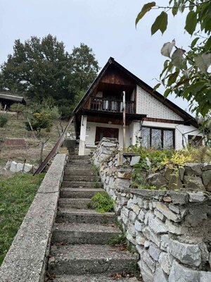 Predaj chaty vo vinárskej oblasti v Šahách, okres Levice — foto 1