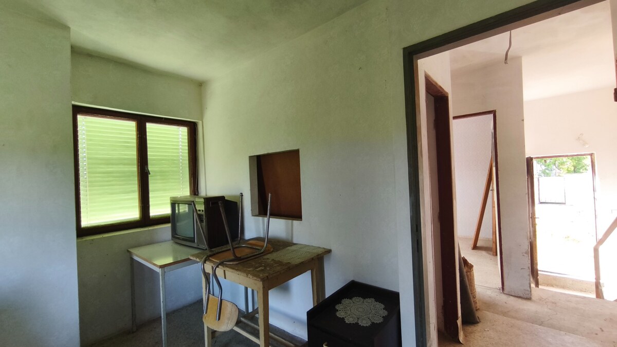 3-podlažný vínny domček s vinicou v obci Vinica, okr. V. Krtíš. — foto 8