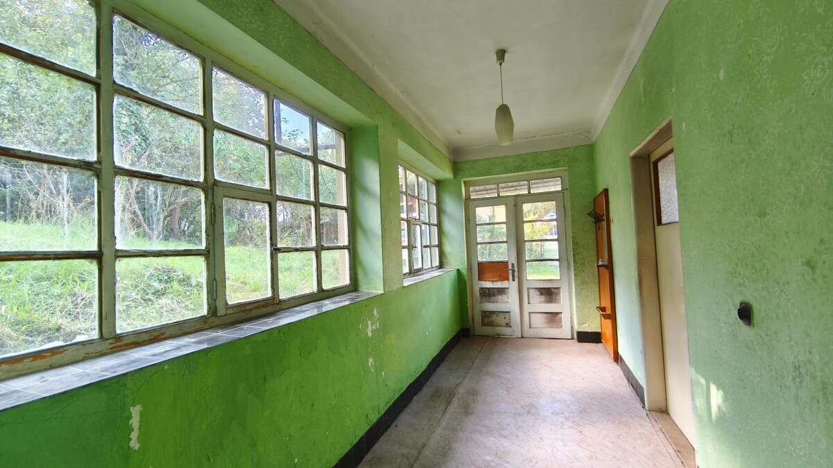 Vidiecky dom v obci Olováry v okrese Veľký Krtíš. — foto 16