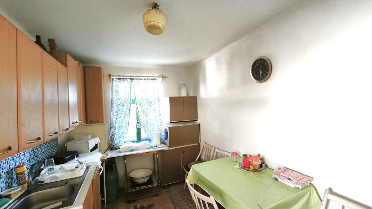 Pôvodný vidiecky dom v obci Čebovce okr. Veľký Krtíš. — foto 14