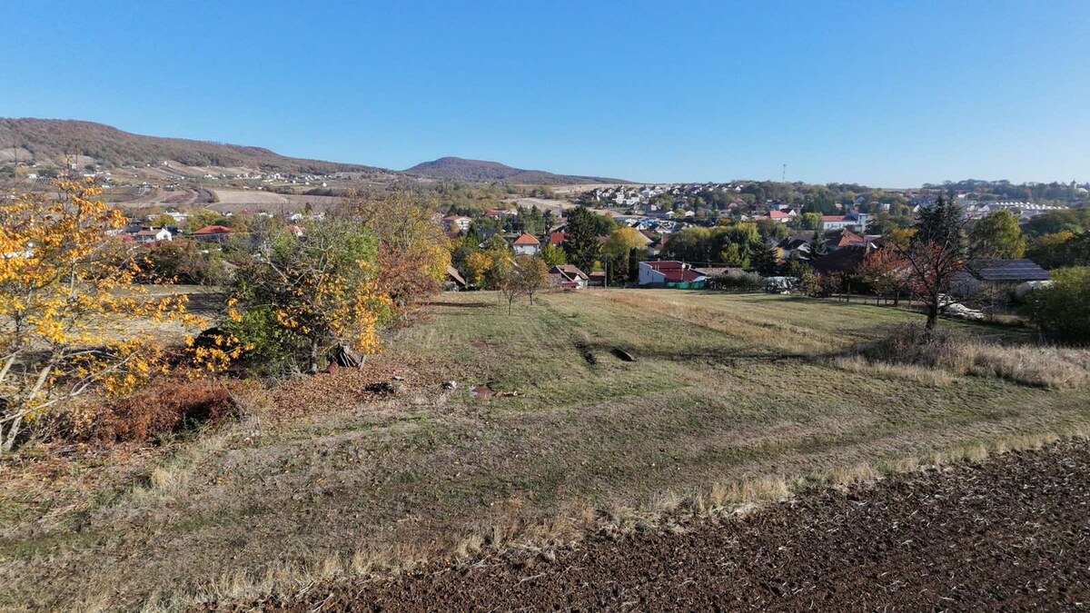 HĽADÁTE POKOJ, VEĽKÚ ZÁHRADU A PRAVÚ DEDINSKÚ POHODU? — foto 9