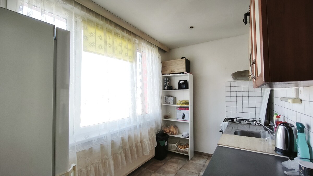 2,5 - izbový byt s balkónom, Hviezdoslavova, V. Krtíš. — foto 3