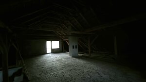 Priestranný 3-podlažný objekt (408 m²) s garážou a 3 balkónmi v obci Č — foto 13