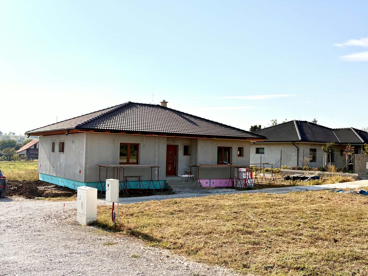 Na predaj 4- izbový  rodinný dom v Golianove