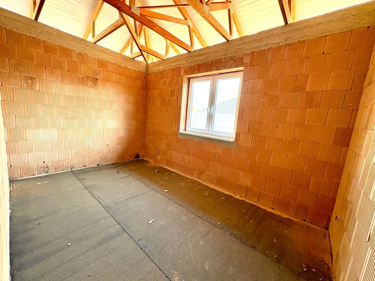 Na predaj novostavba 5-izbového bungalovu neďaleko Nitry — foto 14