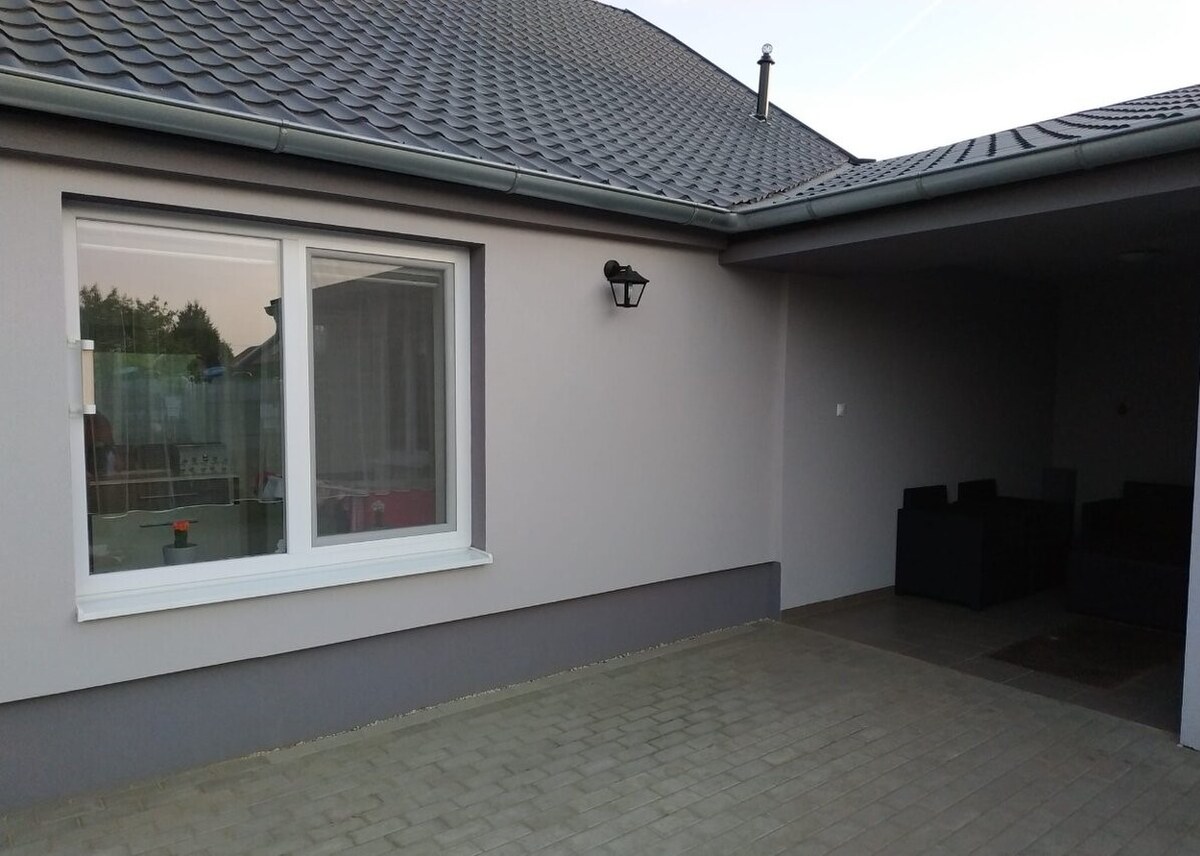 Na predaj prerobený 3-izbový rodinný dom v meste Šurany — foto 13