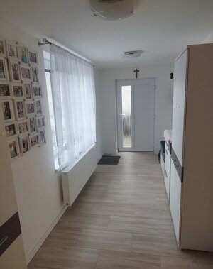 Na predaj prerobený 3-izbový rodinný dom v meste Šurany — foto 7