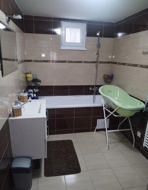 Na predaj prerobený 3-izbový rodinný dom v meste Šurany — foto 8