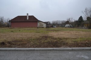 Na predaj slnečný a rovinatý stavebný pozemok Šurany — foto 1
