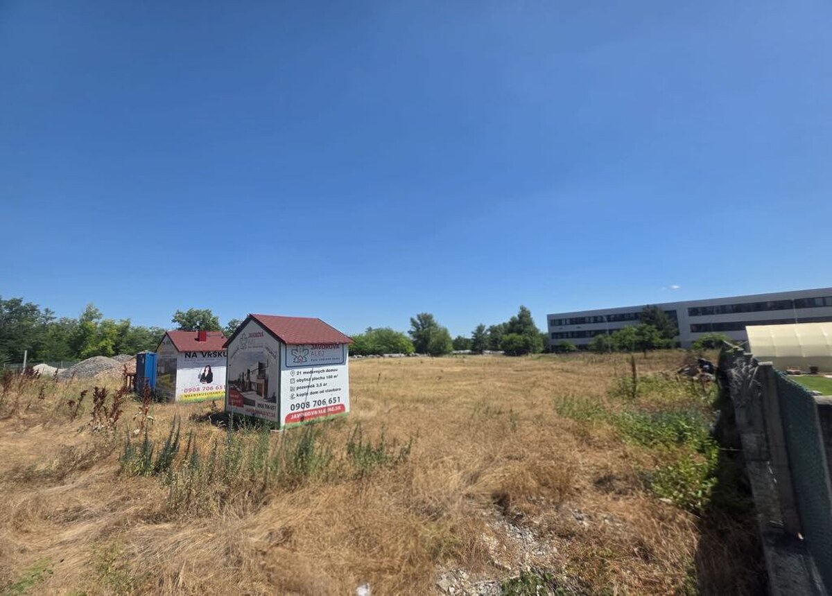 Na predaj stavebný pozemok  v meste Nové Zámky — foto 2