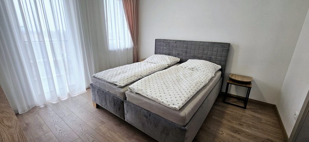 Na predaj krásny a štýlový 3-izbový penthouse v Nových Zámkoch — foto 7
