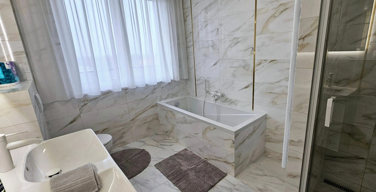 Na predaj krásny a štýlový 3-izbový penthouse v Nových Zámkoch — foto 8