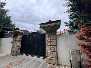 Výnimočná 9-izbová nehnuteľnosť s veľkým pozemkom – ideálna na podnika — foto 16
