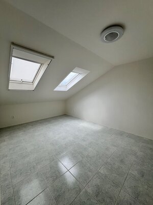 Veľký rodinný dom v Tlmačoch, bývajte vo veľkom alebo prenajímajte — foto 13