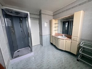 Veľký rodinný dom v Tlmačoch, bývajte vo veľkom alebo prenajímajte — foto 16