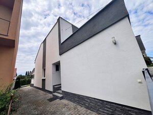Veľký rodinný dom v Tlmačoch, bývajte vo veľkom alebo prenajímajte — foto 2