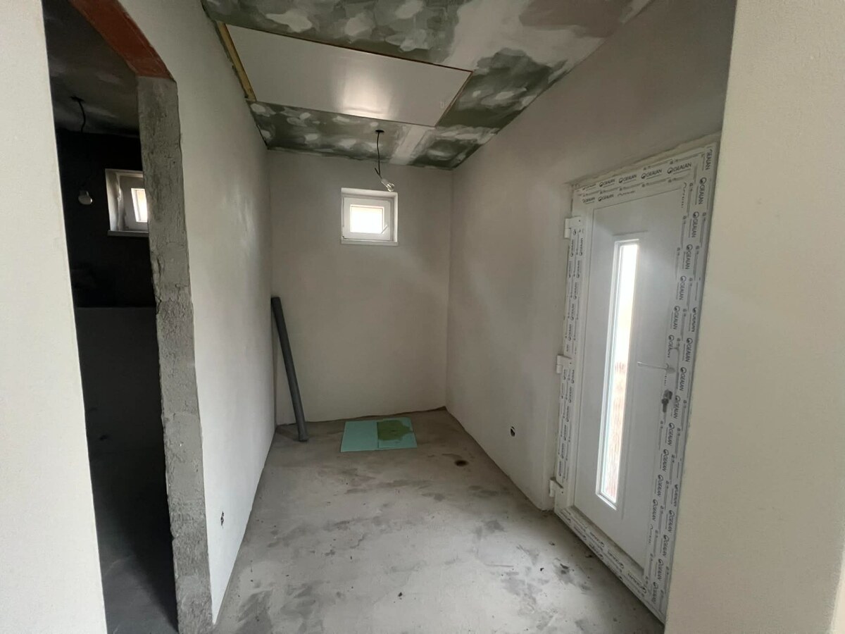PREDAJ - 3-izbový rodinný dom po kompletnej interiérovej rekonštrukcii — foto 10