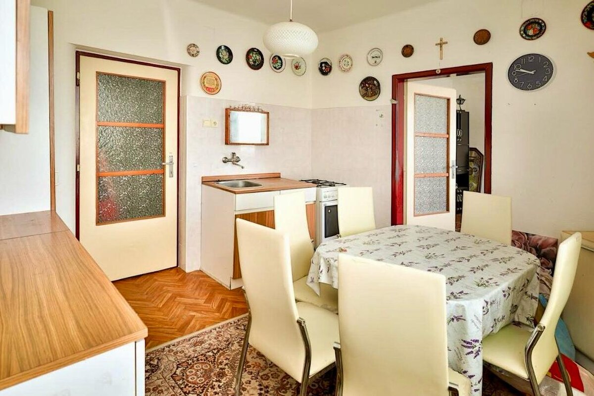 PREDAJ - Rodinný dom s priestranným pozemkom 2266 m² - Veľký Kýr — foto 12