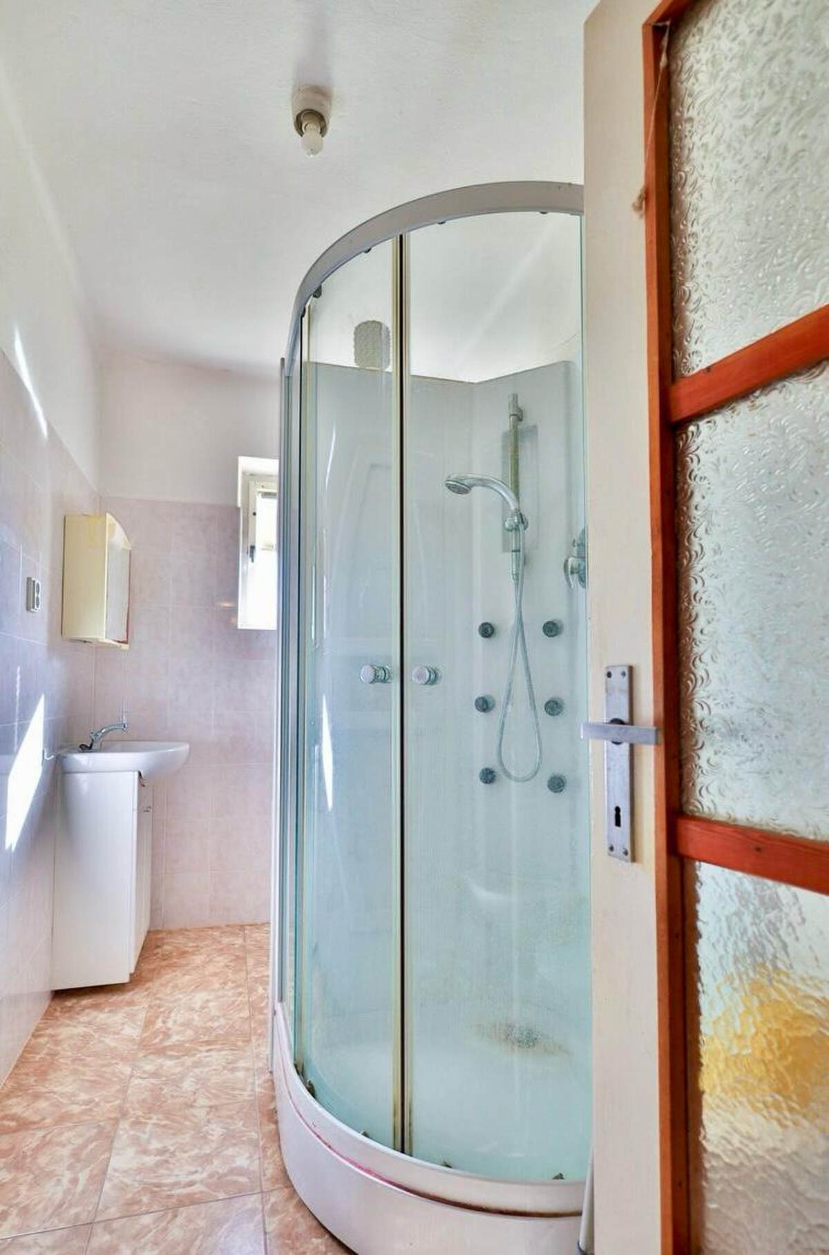 PREDAJ - Rodinný dom s priestranným pozemkom 2266 m² - Veľký Kýr — foto 13