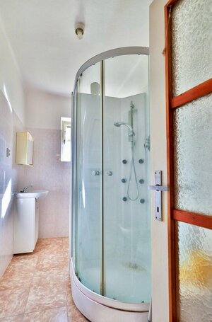 PREDAJ - Rodinný dom s priestranným pozemkom 2266 m² - Veľký Kýr — foto 13