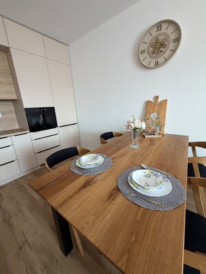 PRENÁJOM - 2-izbový luxusný byt s balkónom a parkovaním, Pivovarská ul — foto 3