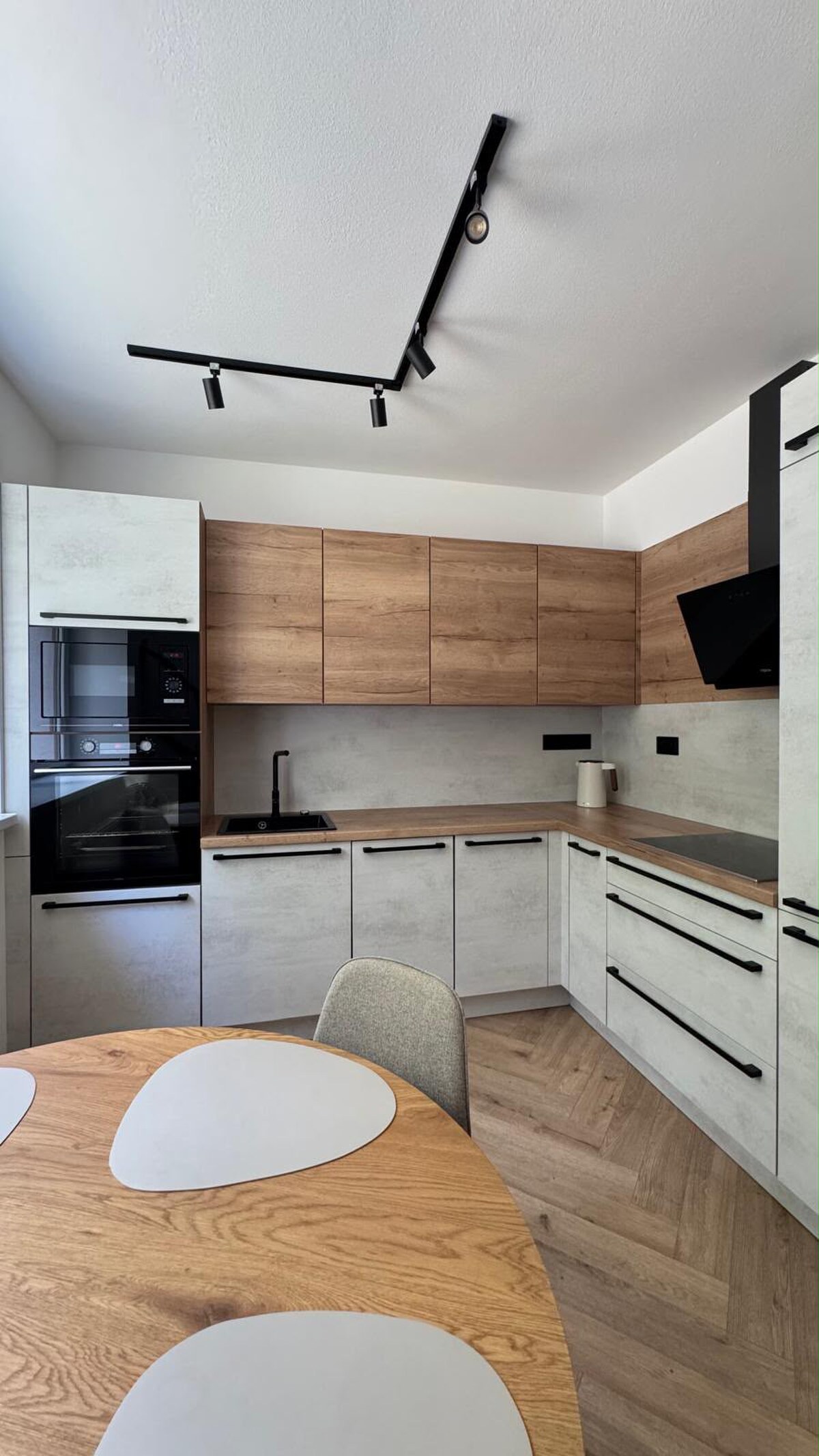 EXKLUZÍVNY PREDAJ - 2-izbový moderný byt s parkovaním - Veľké Zálužie