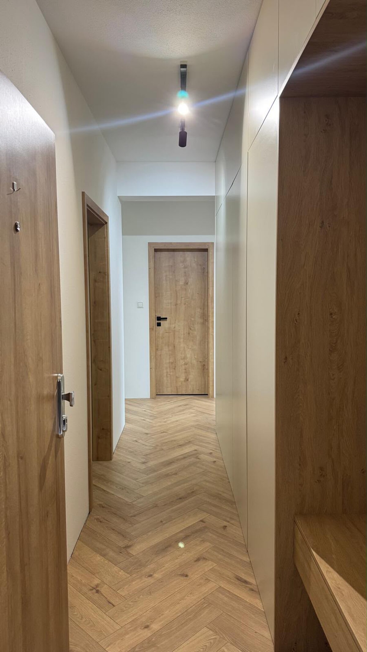 EXKLUZÍVNY PREDAJ - 2-izbový moderný byt s parkovaním - Veľké Zálužie — foto 11