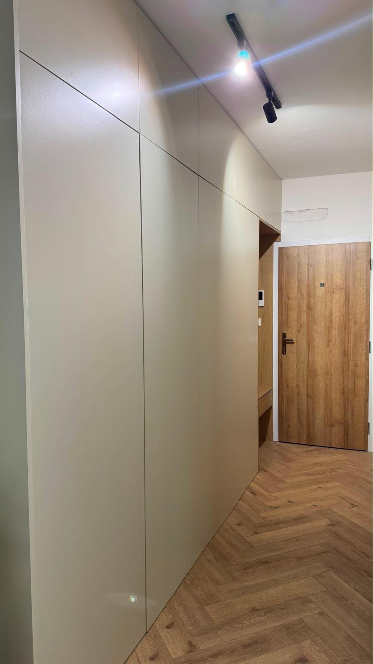 EXKLUZÍVNY PREDAJ - 2-izbový moderný byt s parkovaním - Veľké Zálužie — foto 12