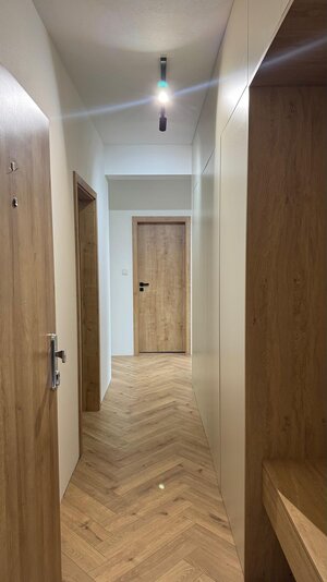 EXKLUZÍVNY PREDAJ - 2-izbový moderný byt s parkovaním - Veľké Zálužie — foto 11