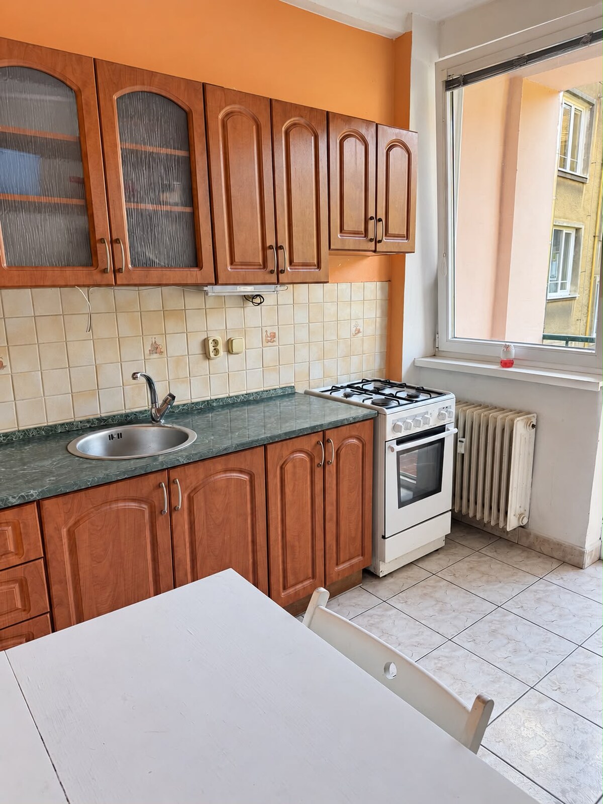 PREDAJ - 1-izbový byt s balkónom do zelene, Bukureštská – Staré Mesto