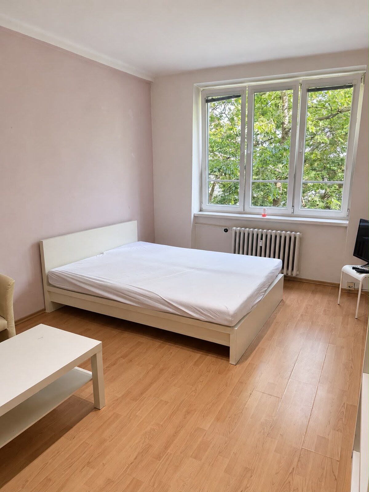 PREDAJ - 1-izbový byt s balkónom do zelene, Bukureštská – Staré Mesto — foto 3